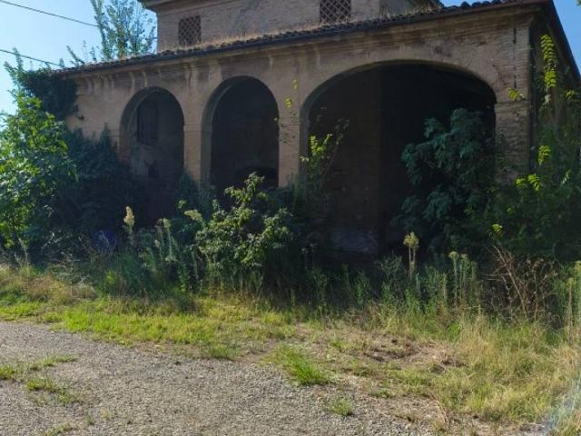 Rustico in vendita a Baggiovara, Modena