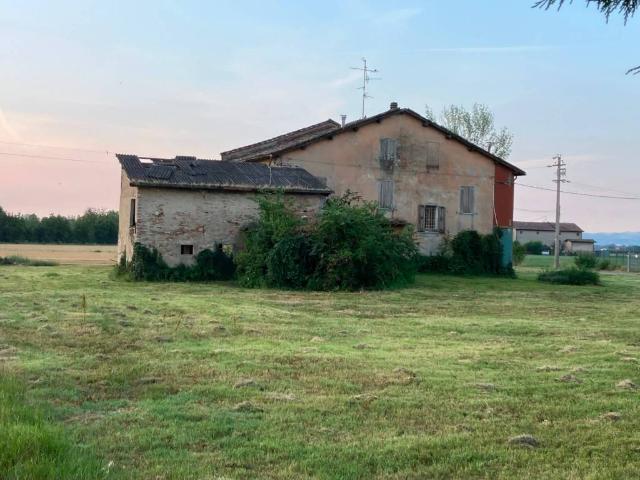 Rustico in vendita a Marzaglia Nuova, Modena