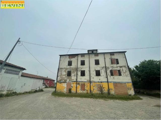 Rustico in vendita a Crocetta-San Lazzaro-Modena Est, Modena