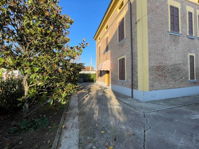 Rustico in vendita a Crocetta-San Lazzaro-Modena Est, Modena