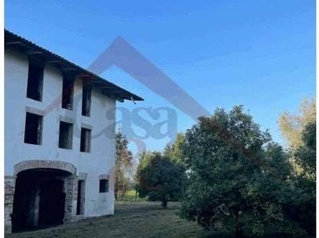 Rustico in vendita a Villaggio Zeta, Modena