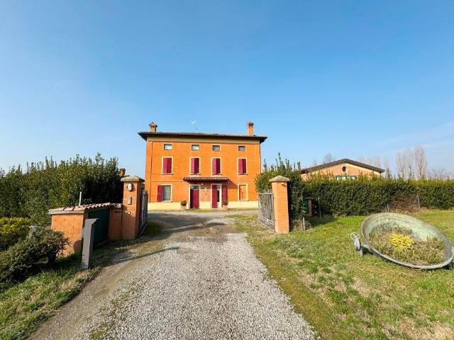 Rustico in vendita a Buon Pastore-Sant'Agnese-San Damaso, Modena