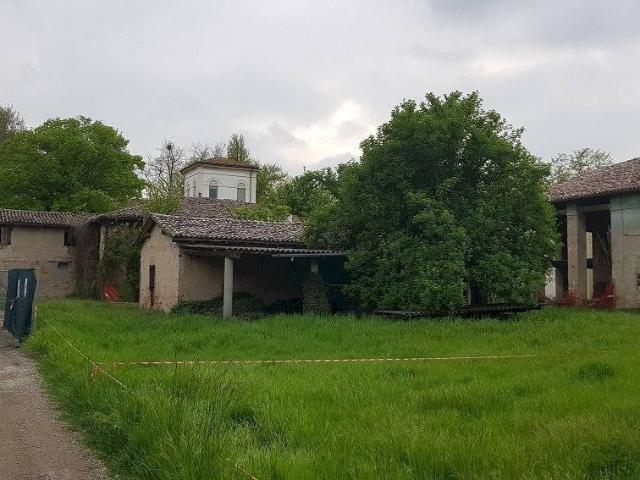 Rustico in vendita a Buon Pastore-Sant'Agnese-San Damaso, Modena