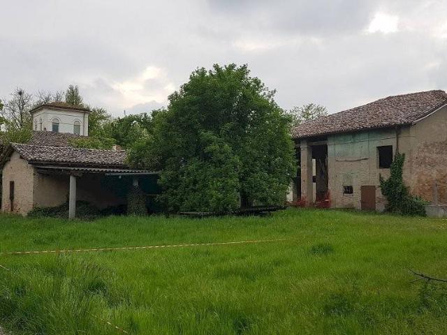 Rustico in vendita a Buon Pastore-Sant'Agnese-San Damaso, Modena