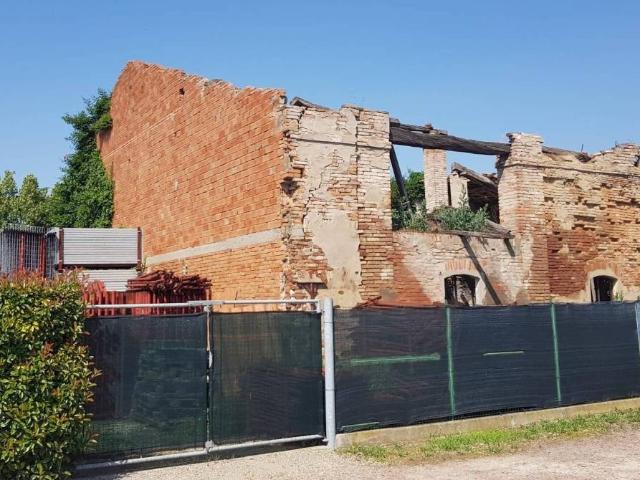 Rustico in vendita a Cittanova, Modena