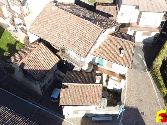 Rustico in vendita a Moggio, Lombardia