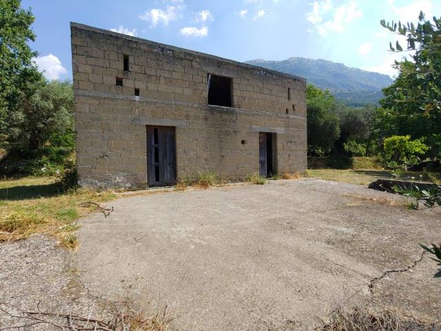 Rustico in vendita a Moiano, Campania