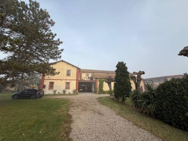 Rustico in vendita a Molinella, Reggio Emilia
