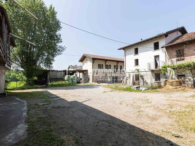 Rustico in vendita a Molteno, Lombardia