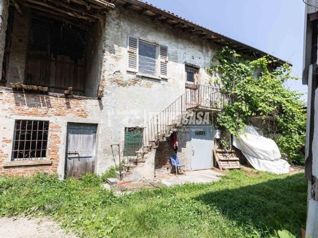 Rustico in vendita a Molteno, Lombardia