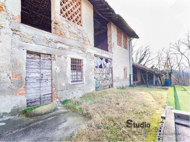 Rustico in vendita a Molteno, Lombardia
