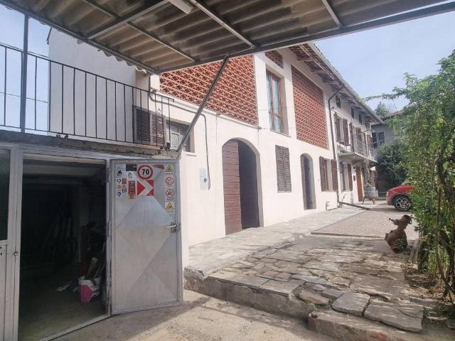 Rustico in vendita a Mombercelli, Asti