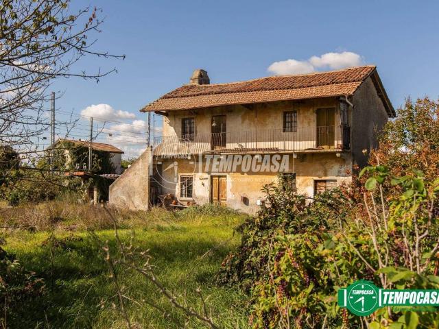 Rustico in vendita a Alzate, Momo