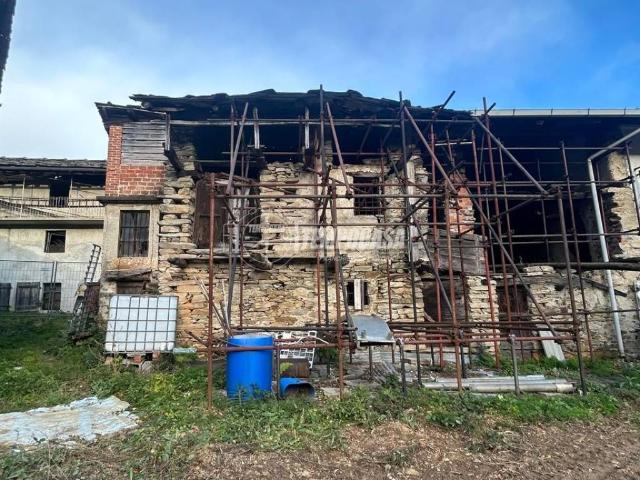Rustico in vendita a Unione Montana di Comuni delle Valli di Lanzo, Ceronda e Casternone, Piemonte