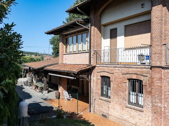 Rustico in vendita a Rossi, Moncalieri