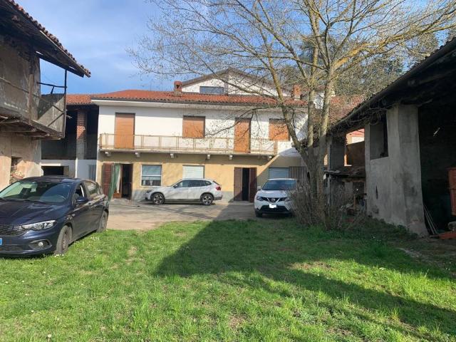 Rustico in vendita a Moncrivello, Vercelli