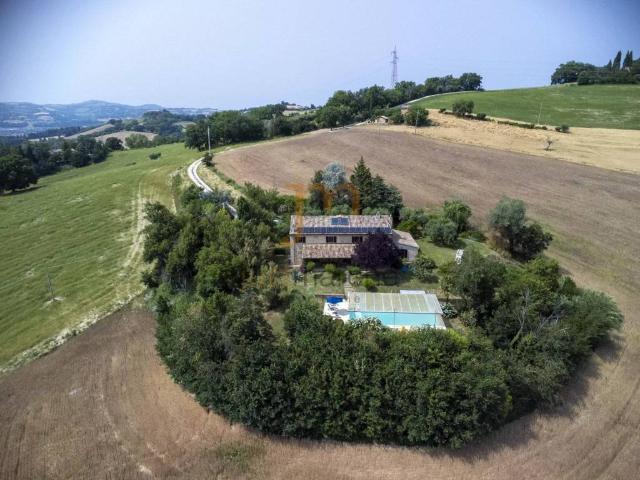 Rustico in vendita a Colli al Metauro, Marche
