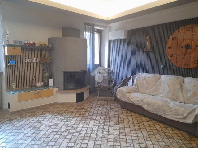 Villa Indipendente in vendita a Monguzzo, Lombardia