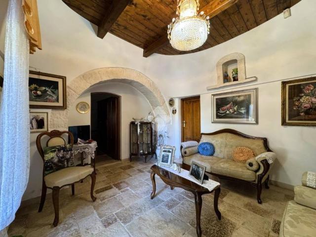 Rustico in vendita a Santa Lucia, Puglia