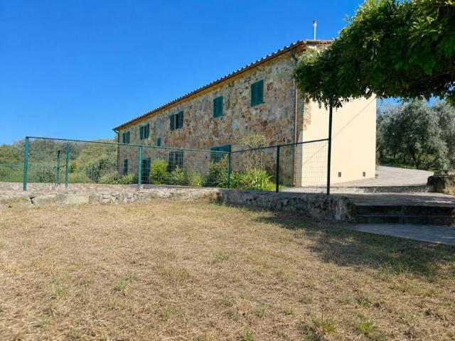 Rustico in vendita a Montevettolini, Toscana