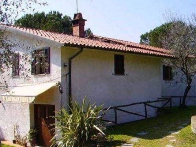 Rustico in vendita a Montevettolini