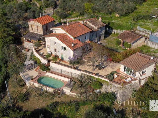 Rustico in vendita a Monsummano Alto, Montevettolini