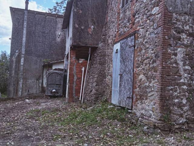 Rustico in vendita a Montevettolini