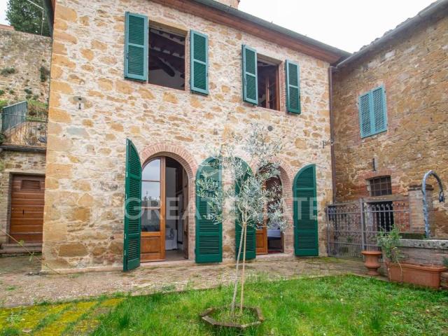 Rustico in vendita a Montalcino, Toscana