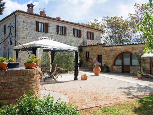 Rustico in vendita a Montalcino, Toscana