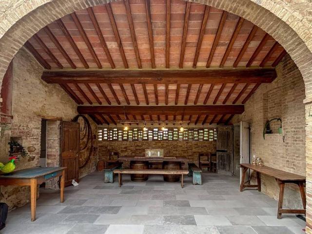 Rustico in vendita a Montalcino, Toscana