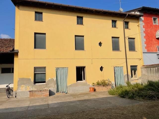 Rustico in vendita a Monte Cremasco, Lombardia