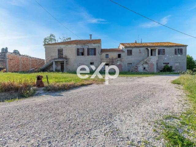 Rustico in vendita a Terre Roveresche, Marche