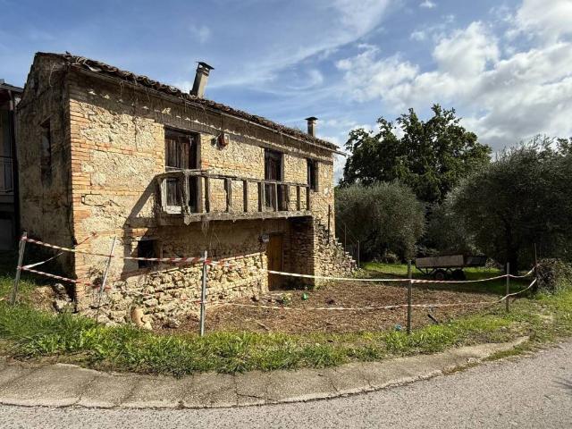 Rustico in vendita a Monte San Giovanni Campano, Lazio