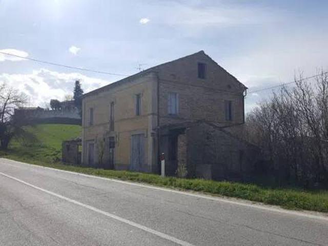 Rustico in vendita a Monte San Giusto, Macerata