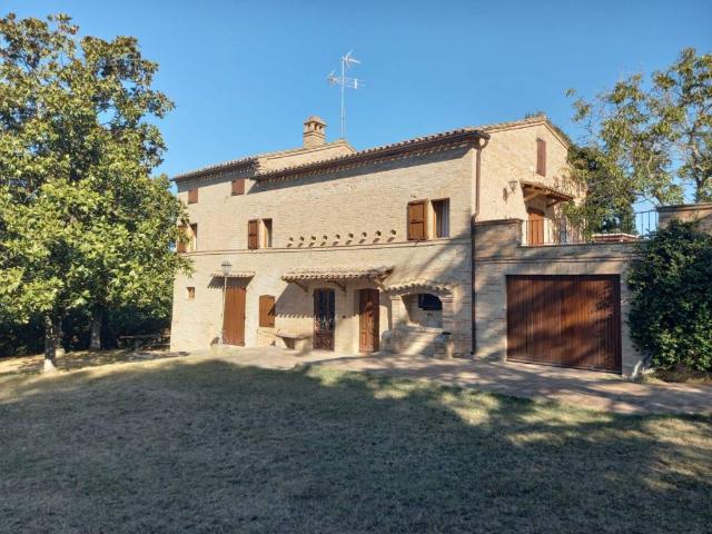 Rustico in vendita a Monte San Pietrangeli, Fermo