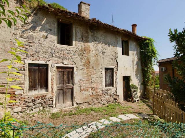 Rustico in vendita a Montebello Vicentino, Veneto