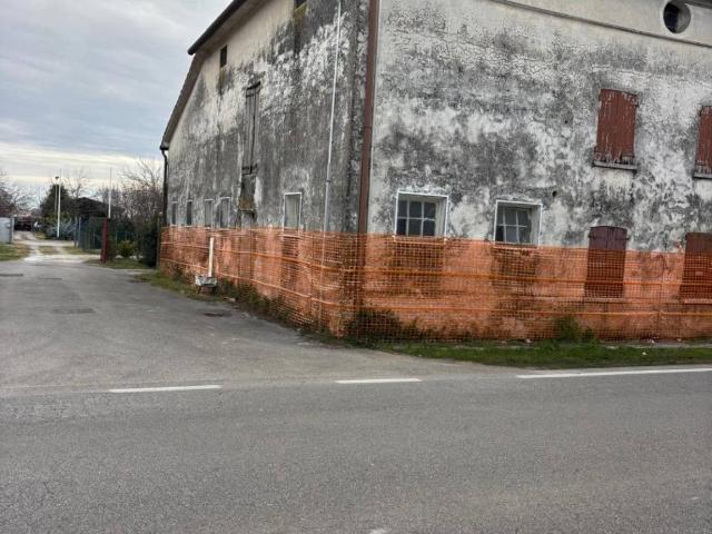 Rustico in vendita a Montebelluna, Veneto