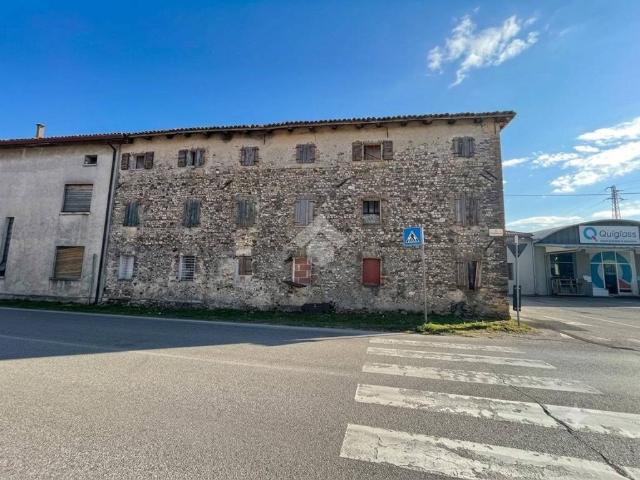 Rustico in vendita a Montebelluna, Veneto