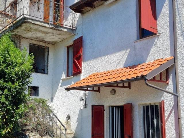 Rustico in vendita a Montecalvo Versiggia, Lombardia