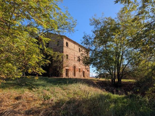 Rustico in vendita a Località Cimarella, Montecassiano