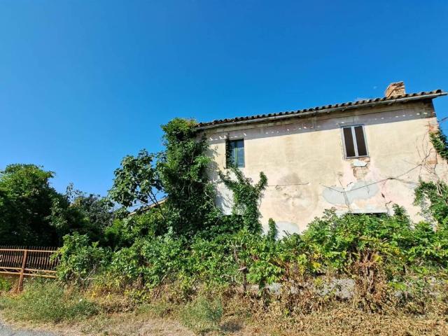 Rustico in vendita a Montecastrilli, Terni