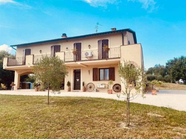 Rustico in vendita a Montecastrilli, Umbria