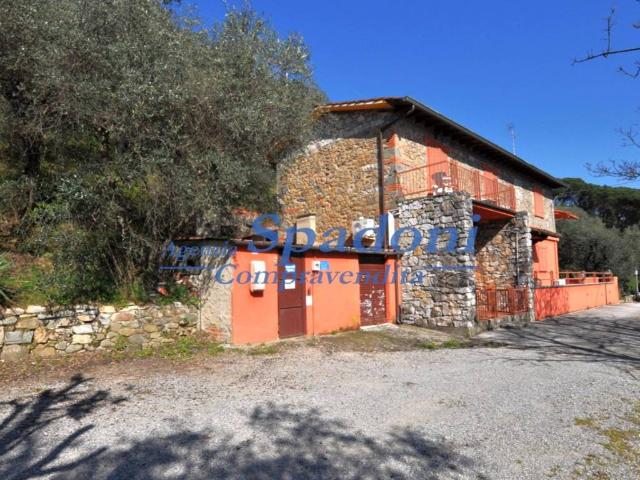 Rustico in vendita a Montecatini Terme, Toscana