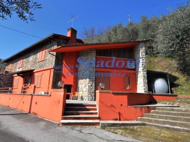 Rustico in vendita a Montecatini Terme, Toscana