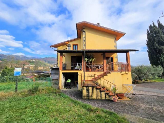 Rustico in vendita a Montecatini Alto, Montecatini Terme