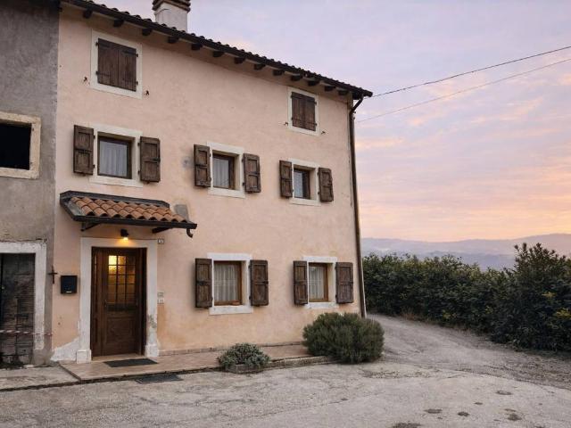 Rustico in vendita a Montecchia Di Crosara, Veneto