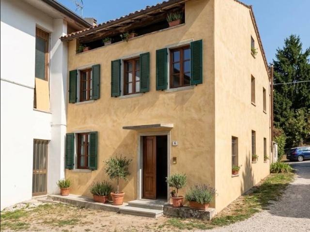 Rustico in vendita a Montecchio Precalcino, Vicenza