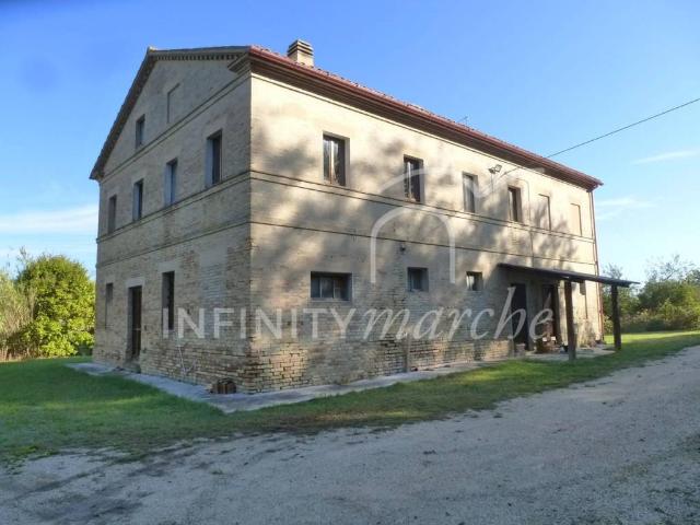 Rustico in vendita a Marche, Macerata