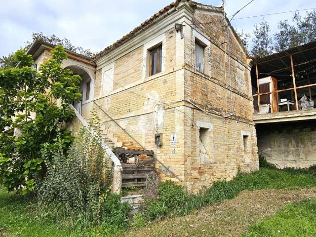 Rustico in vendita a Marche, Macerata