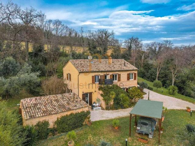 Rustico in vendita a Marche, Macerata